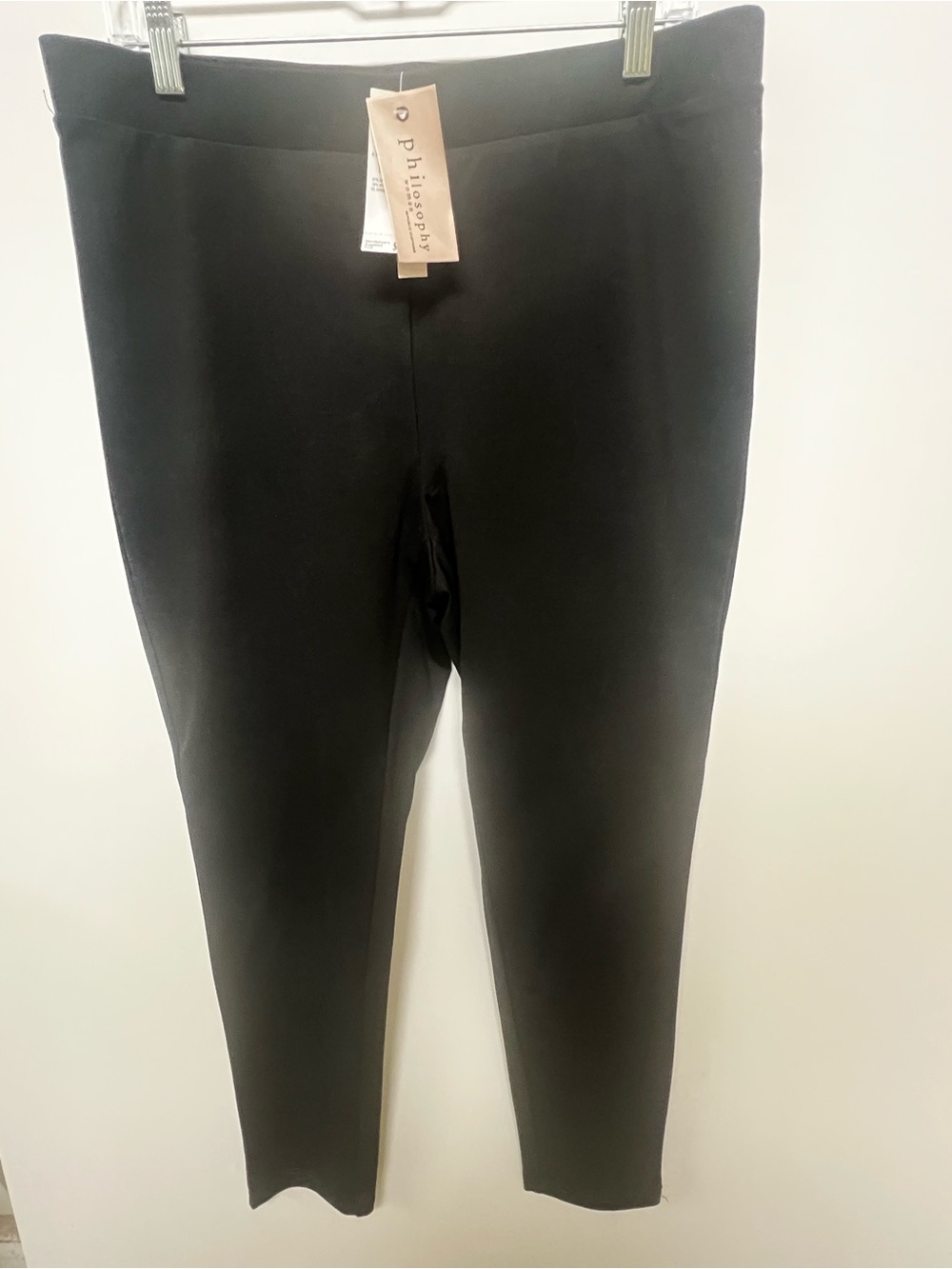 PHILOSOPHY BLACK STRETCH ANKLE PANTS. SIZE 1X./TG  NWT.